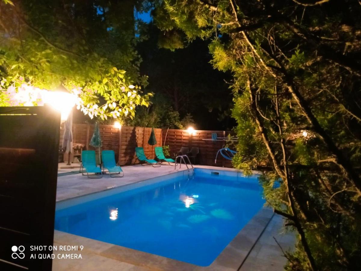 Brézilhac Chambre Independante Piscine, Parc, Cuisine... المظهر الخارجي الصورة